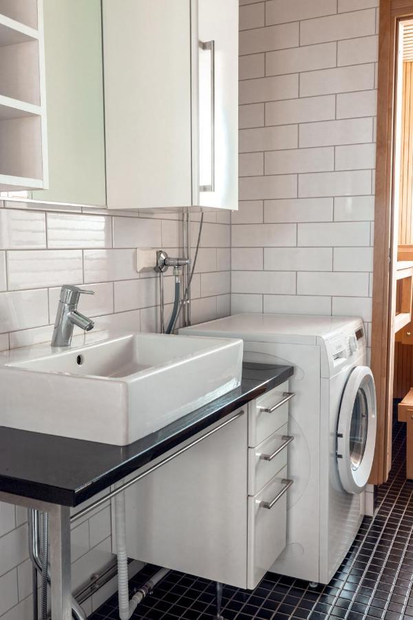 2Ndhomes Stylish 1Br Home With Balcony And Sauna In Kamppi Center Helsingfors Eksteriør bilde